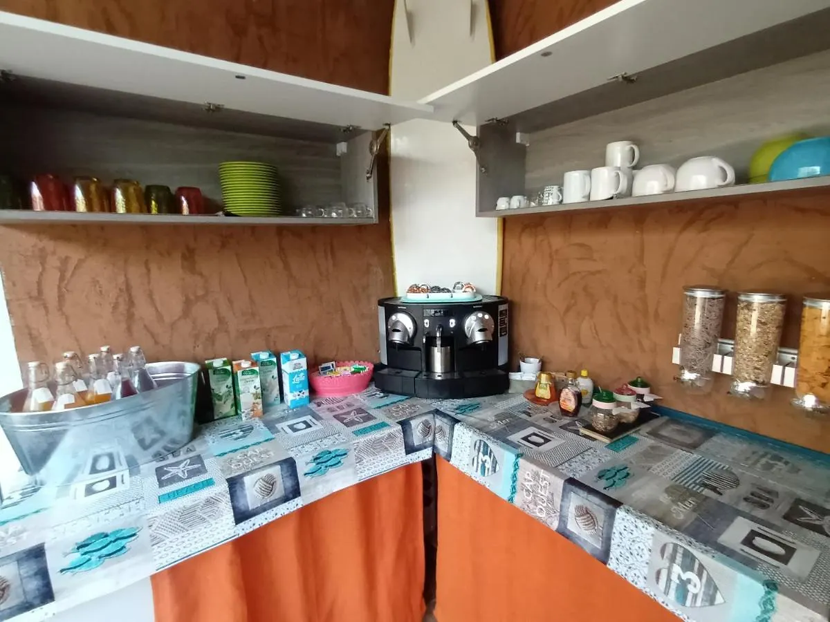 Portopollo Surfhouse Barrabisa Bed & Breakfast